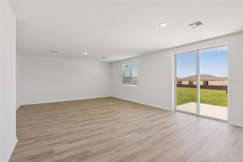 House in Dade City, Florida 4 bedrooms, 244.61 sq.m. № 2203194 - photo 5