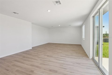 House in Dade City, Florida 4 bedrooms, 244.61 sq.m. № 2203194 - photo 6