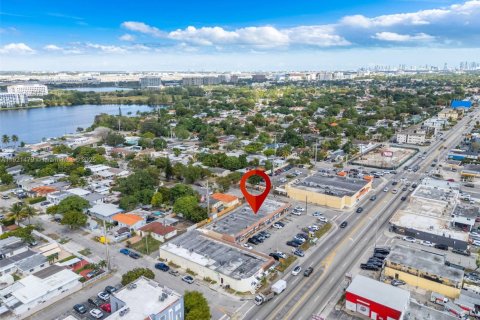 Immobilier commercial à vendre à Miami, Floride № 2082739 - photo 23