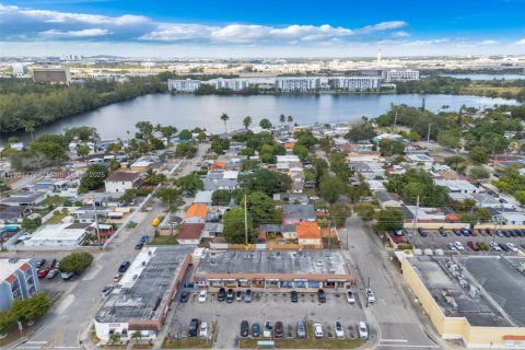 Immobilier commercial à vendre à Miami, Floride № 2082739 - photo 14