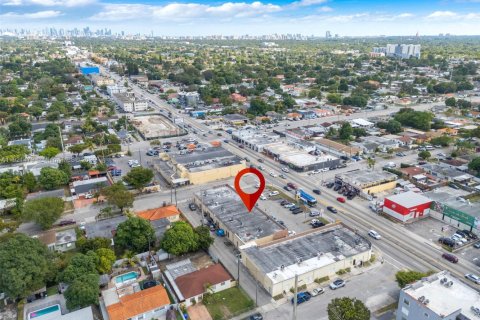 Immobilier commercial à vendre à Miami, Floride № 2082739 - photo 19