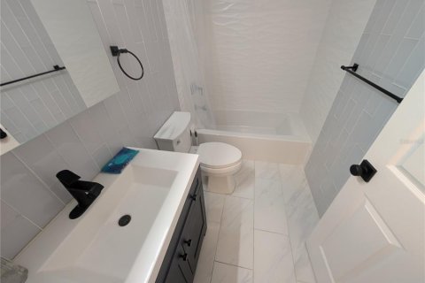 House in Tampa, Florida 3 bedrooms, 117.52 sq.m. № 1866567 - photo 26