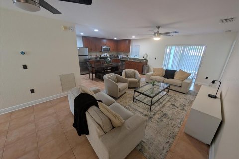House in Tampa, Florida 3 bedrooms, 117.52 sq.m. № 1866567 - photo 9
