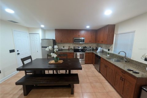 Casa en alquiler en Tampa, Florida, 3 dormitorios, 117.52 m2 № 1866567 - foto 12