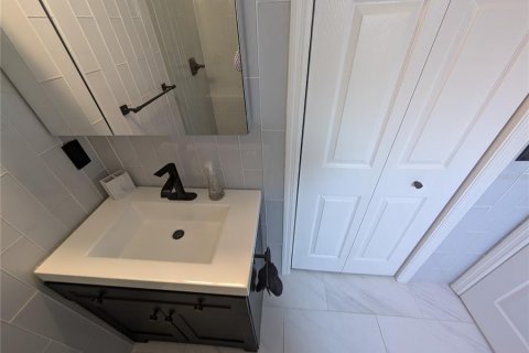 Casa en alquiler en Tampa, Florida, 3 dormitorios, 117.52 m2 № 1866567 - foto 21