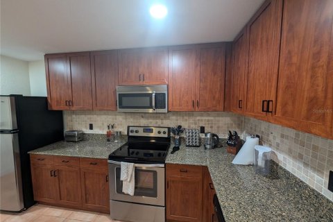 Casa en alquiler en Tampa, Florida, 3 dormitorios, 117.52 m2 № 1866567 - foto 13