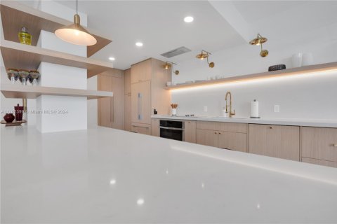 Condominio en venta en Bal Harbour, Florida, 2 dormitorios, 205.31 m2 № 1812168 - foto 16