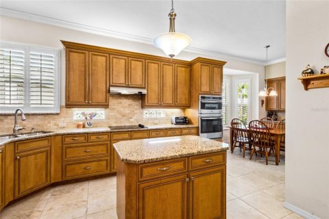 House in Venice, Florida 3 bedrooms, 205.78 sq.m. № 2410228 - photo 2