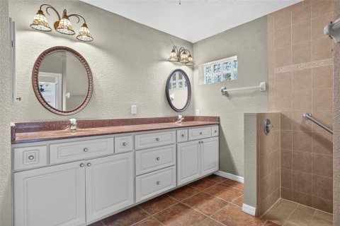 House in Port Charlotte, Florida 4 bedrooms, 242.66 sq.m. № 2197645 - photo 27
