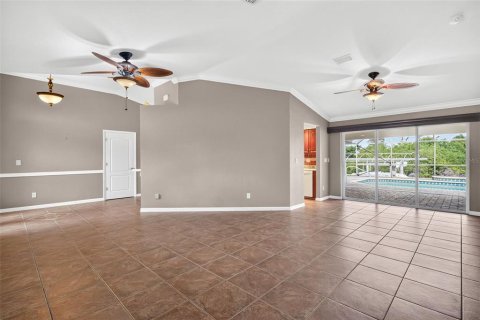 House in Port Charlotte, Florida 4 bedrooms, 242.66 sq.m. № 2197645 - photo 15