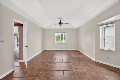 House in Port Charlotte, Florida 4 bedrooms, 242.66 sq.m. № 2197645 - photo 25