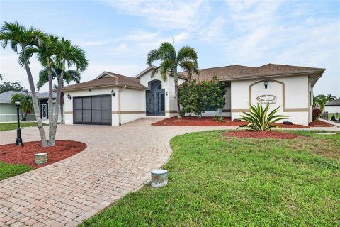 House in Port Charlotte, Florida 4 bedrooms, 242.66 sq.m. № 2197645 - photo 8