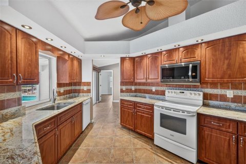 House in Port Charlotte, Florida 4 bedrooms, 242.66 sq.m. № 2197645 - photo 19