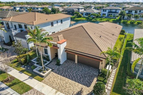 Casa en venta en Parkland, Florida, 5 dormitorios, 319.86 m2 № 2010544 - foto 3