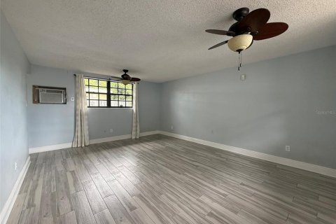 House in Orlando, Florida 4 bedrooms, 166.57 sq.m. № 1687861 - photo 26
