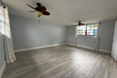 House in Orlando, Florida 4 bedrooms, 166.57 sq.m. № 1687861 - photo 24