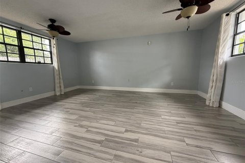 House in Orlando, Florida 4 bedrooms, 166.57 sq.m. № 1687861 - photo 23