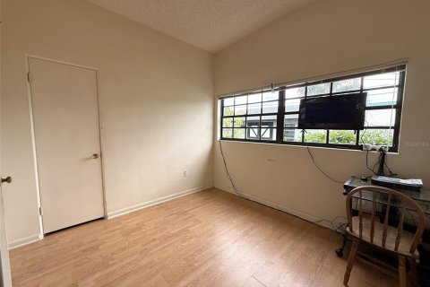 House in Orlando, Florida 4 bedrooms, 166.57 sq.m. № 1687861 - photo 18