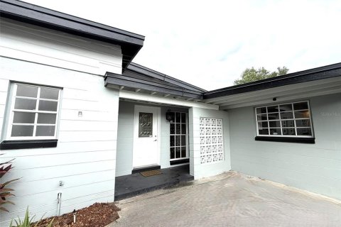 House in Orlando, Florida 4 bedrooms, 166.57 sq.m. № 1687861 - photo 3