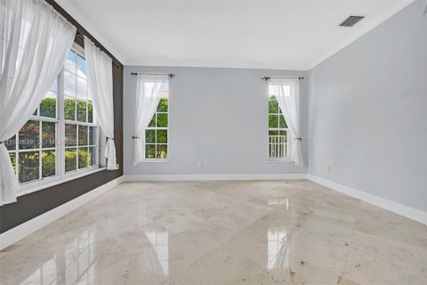 House in Boca Raton, Florida 5 bedrooms, 268.49 sq.m. № 2009866 - photo 20