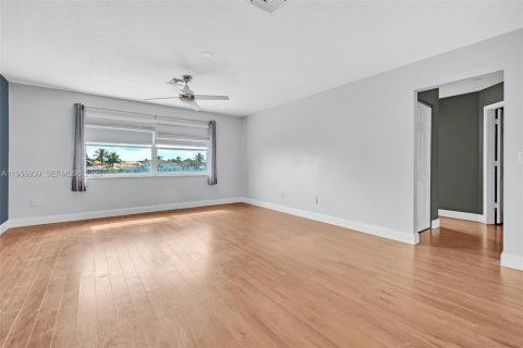 House in Boca Raton, Florida 5 bedrooms, 268.49 sq.m. № 2009866 - photo 25