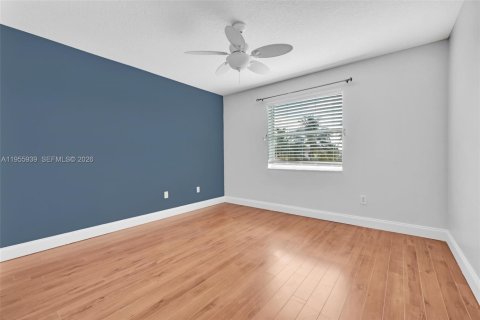 House in Boca Raton, Florida 5 bedrooms, 268.49 sq.m. № 2009866 - photo 29