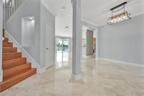 House in Boca Raton, Florida 5 bedrooms, 268.49 sq.m. № 2009866 - photo 22