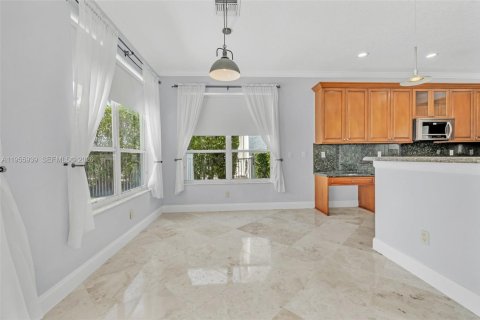 House in Boca Raton, Florida 5 bedrooms, 268.49 sq.m. № 2009866 - photo 12