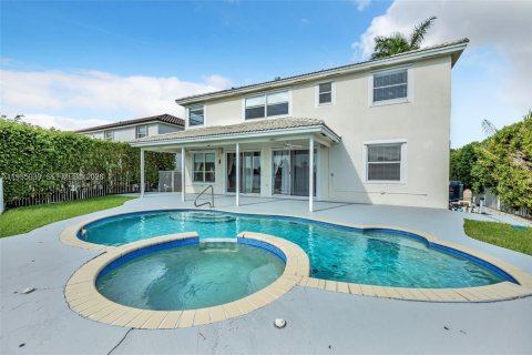 House in Boca Raton, Florida 5 bedrooms, 268.49 sq.m. № 2009866 - photo 7