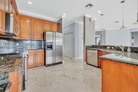 House in Boca Raton, Florida 5 bedrooms, 268.49 sq.m. № 2009866 - photo 10