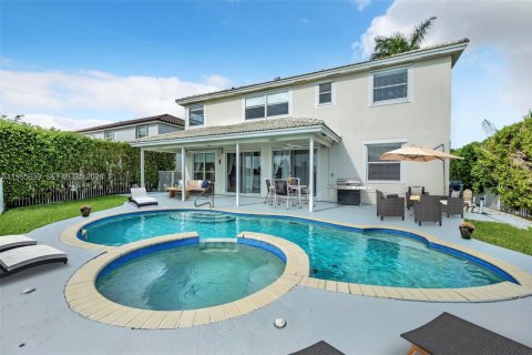 House in Boca Raton, Florida 5 bedrooms, 268.49 sq.m. № 2009866 - photo 6