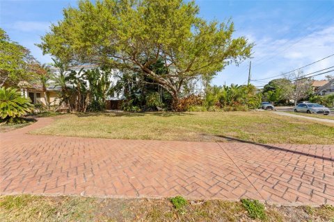 Villa ou maison à vendre à Tampa, Floride: 4 chambres, 300.63 m2 № 2142429 - photo 30