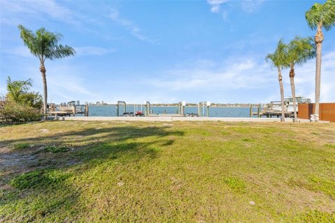 Villa ou maison à vendre à Tampa, Floride: 4 chambres, 300.63 m2 № 2142429 - photo 13