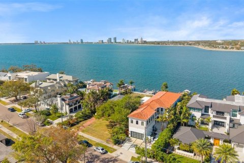 Villa ou maison à vendre à Tampa, Floride: 4 chambres, 300.63 m2 № 2142429 - photo 7