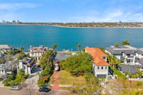 Villa ou maison à vendre à Tampa, Floride: 4 chambres, 300.63 m2 № 2142429 - photo 6