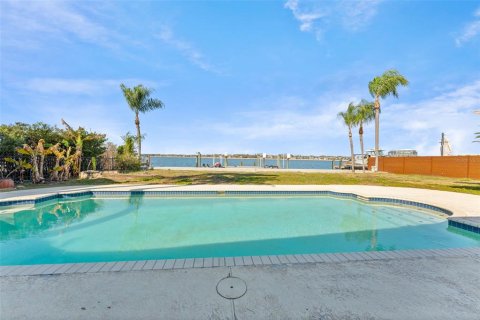 Villa ou maison à vendre à Tampa, Floride: 4 chambres, 300.63 m2 № 2142429 - photo 27