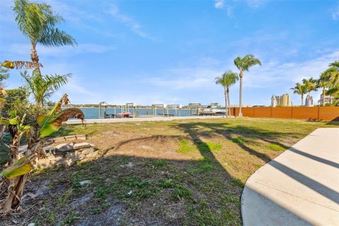 Villa ou maison à vendre à Tampa, Floride: 4 chambres, 300.63 m2 № 2142429 - photo 15
