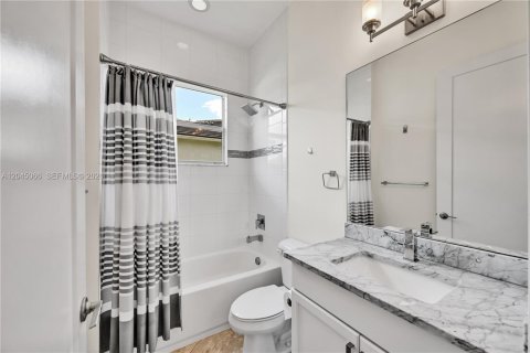 Villa ou maison à louer à Delray Beach, Floride: 3 chambres, 200.39 m2 № 2145856 - photo 4