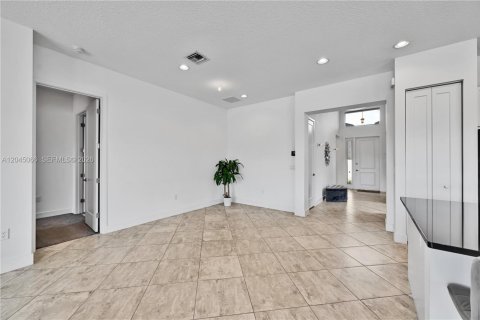 Villa ou maison à louer à Delray Beach, Floride: 3 chambres, 200.39 m2 № 2145856 - photo 2