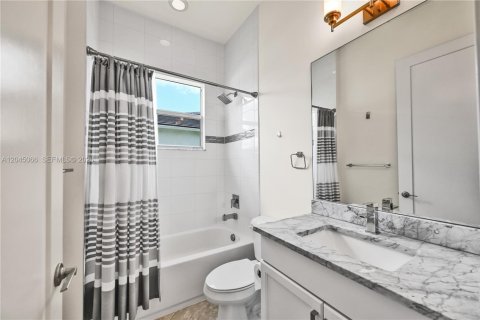 Villa ou maison à louer à Delray Beach, Floride: 3 chambres, 200.39 m2 № 2145856 - photo 8