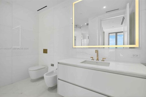 Copropriété à louer à Miami, Floride: 4 chambres, 313.55 m2 № 2049609 - photo 30