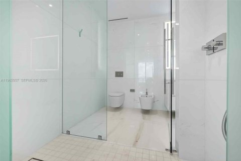 Copropriété à louer à Miami, Floride: 4 chambres, 313.55 m2 № 2049609 - photo 29