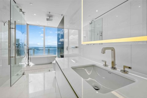 Copropriété à louer à Miami, Floride: 4 chambres, 313.55 m2 № 2049609 - photo 27