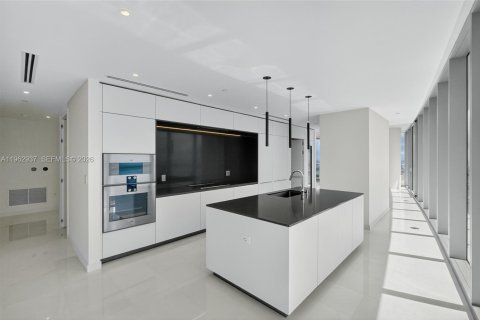 Copropriété à louer à Miami, Floride: 4 chambres, 313.55 m2 № 2049609 - photo 16