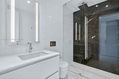 Copropriété à louer à Miami, Floride: 4 chambres, 313.55 m2 № 2049609 - photo 22