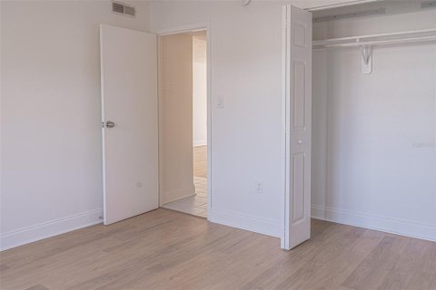 Condo in Clearwater, Florida, 2 bedrooms № 2233062 - photo 13