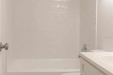 Condo in Clearwater, Florida, 2 bedrooms № 2233062 - photo 11