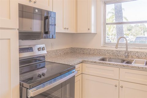 Condo in Clearwater, Florida, 2 bedrooms № 2233062 - photo 7