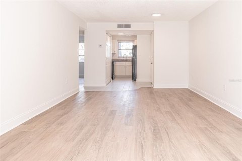Condo in Clearwater, Florida, 2 bedrooms № 2233062 - photo 5
