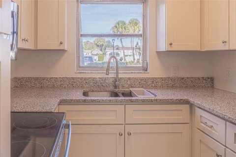 Condo in Clearwater, Florida, 2 bedrooms № 2233062 - photo 6